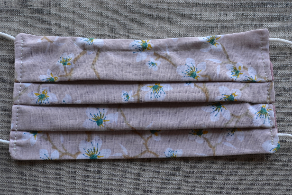 Masque adulte rose fleuri