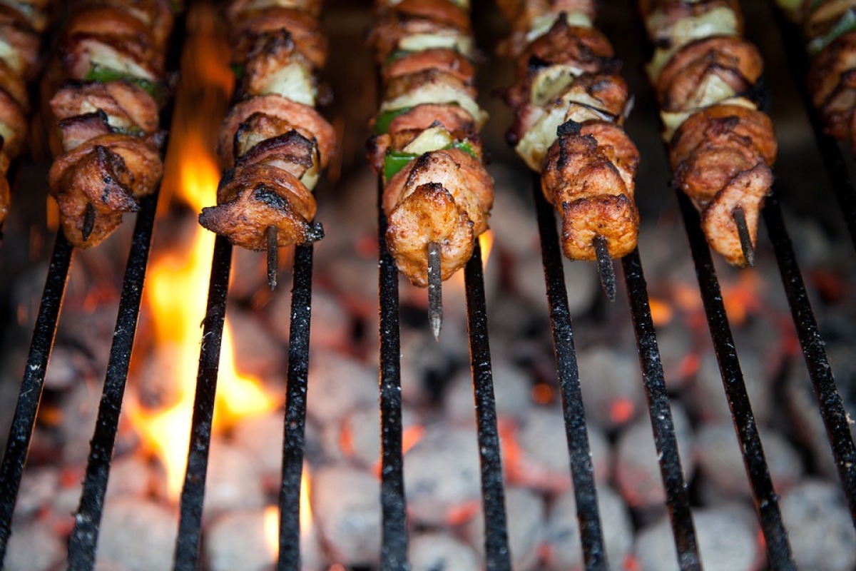Plat Du Jour - Brochettes De Bœuf Accompagnées De Frites Maison